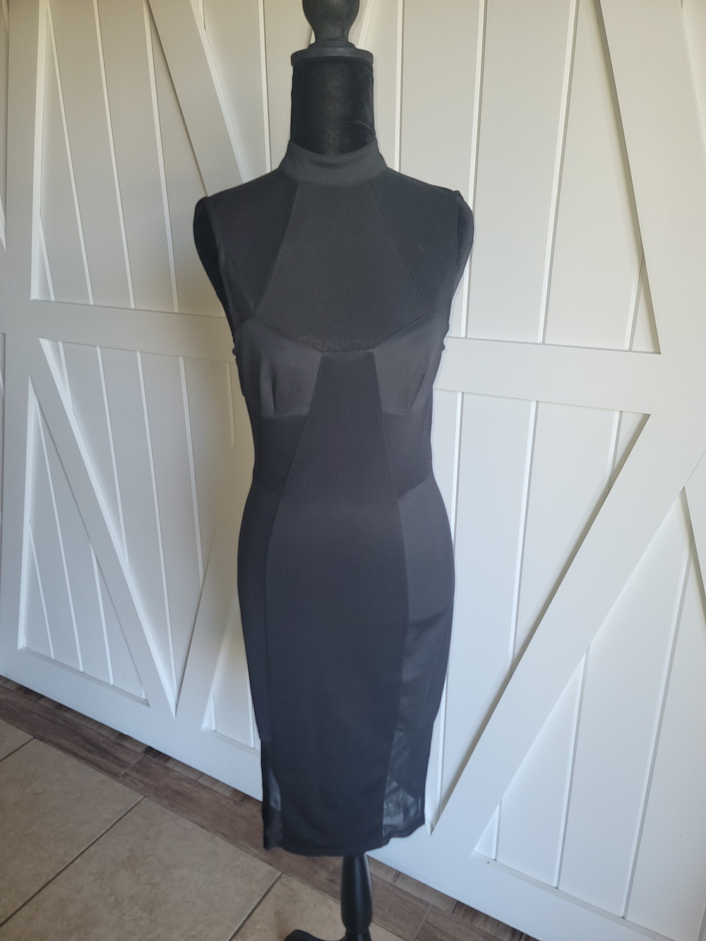 High-Neck Black Midi Bodycon Dress - Sleek Evening Style - Picture 2 of 9